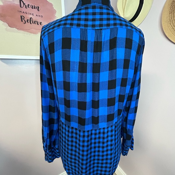 Beautiful black and royal blue soft flannel shirt. Very dressy looking. - Picture 7 of 10